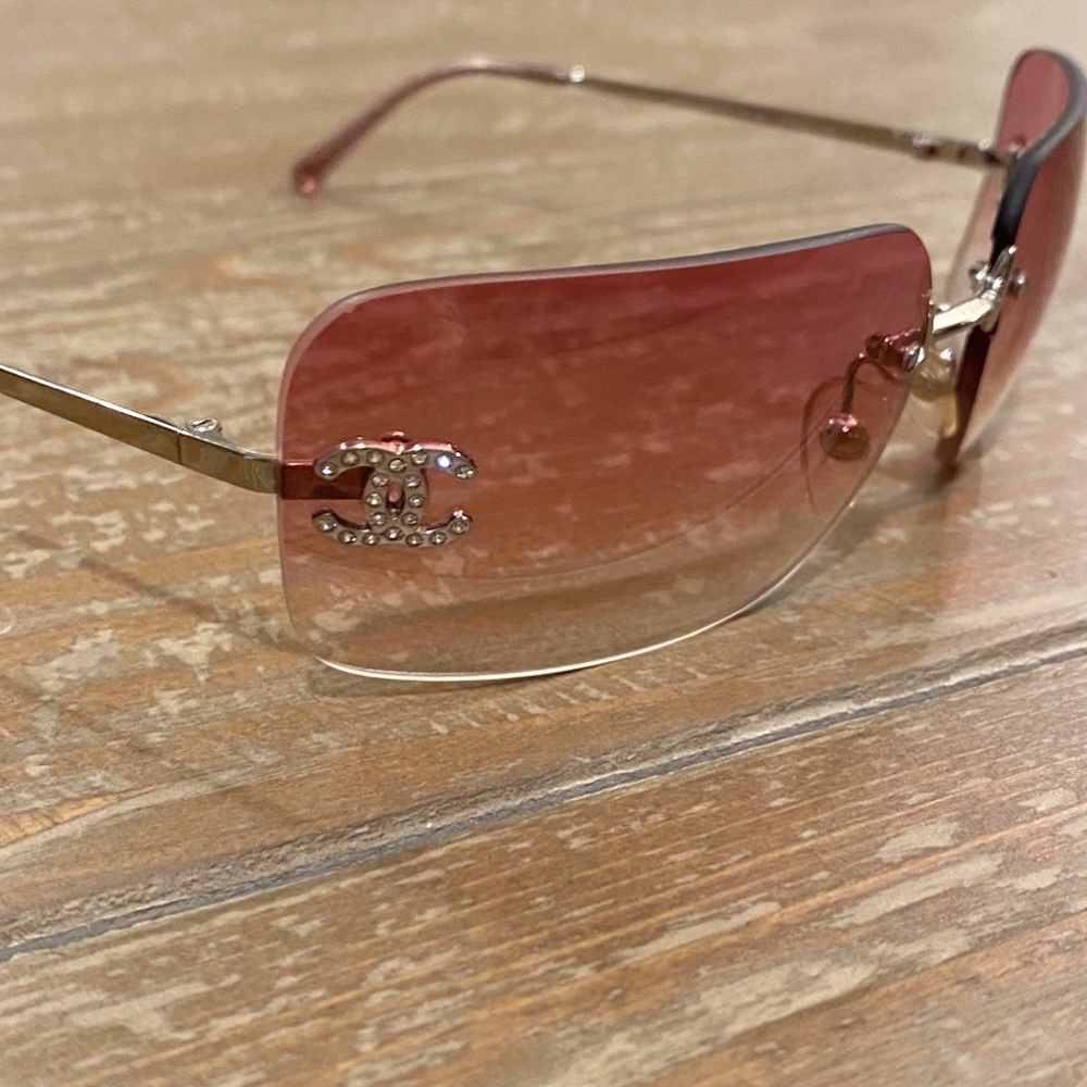 RARE CHANEL Rimless Sunglasses 4017 D Pink Purple Rhinestone Rate A- - Picture 13 of 16